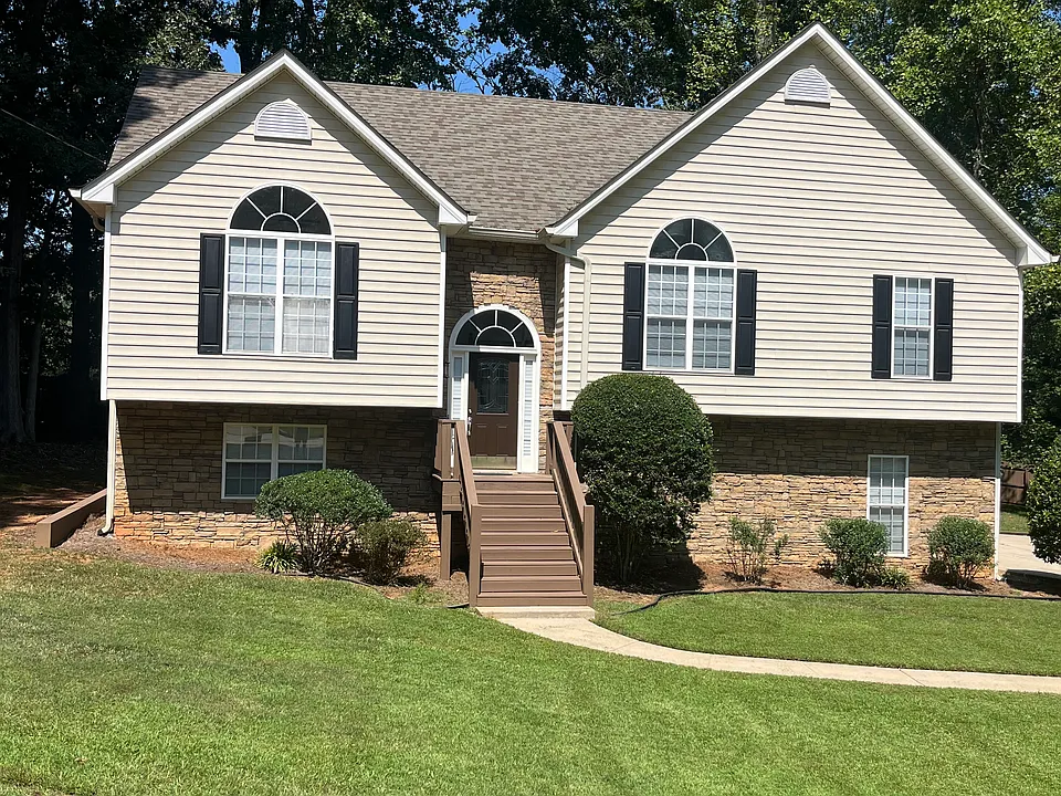 40 Lake Charles Ct
