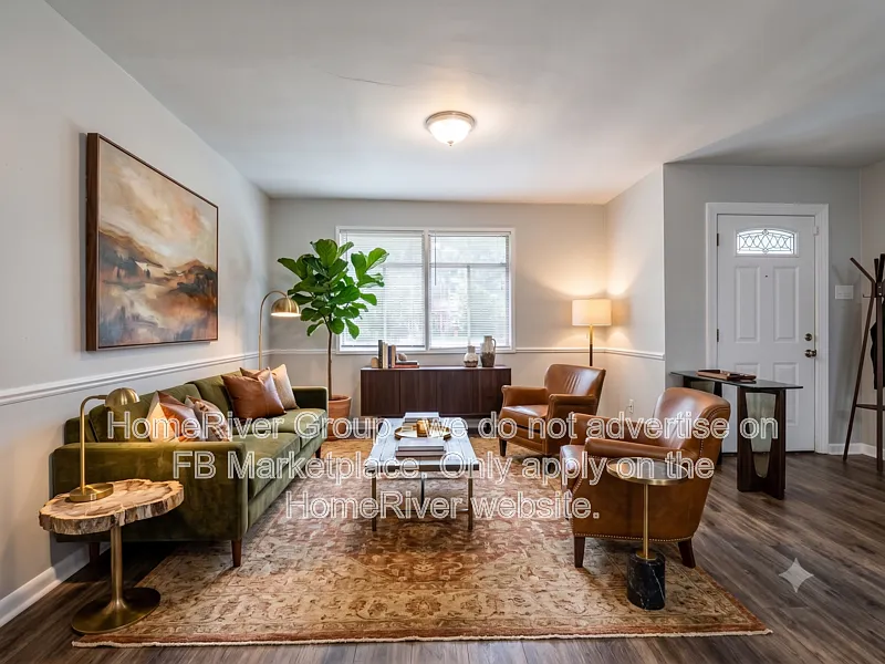 3 bed, 2.0 bath, 1176 sqft, $1,685 — Photo 2