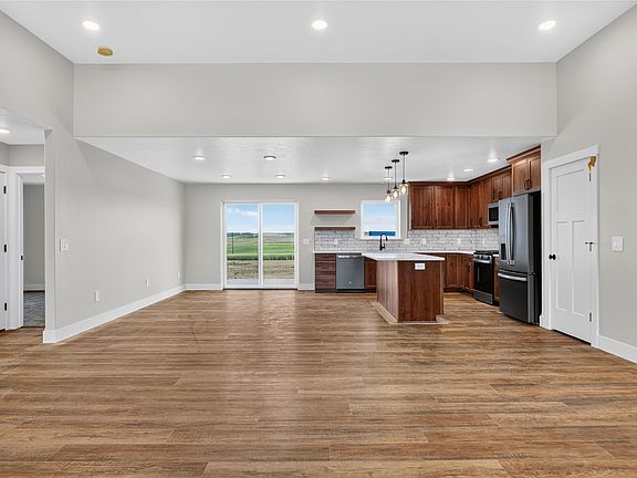 5th image of 209 42nd Ave NE