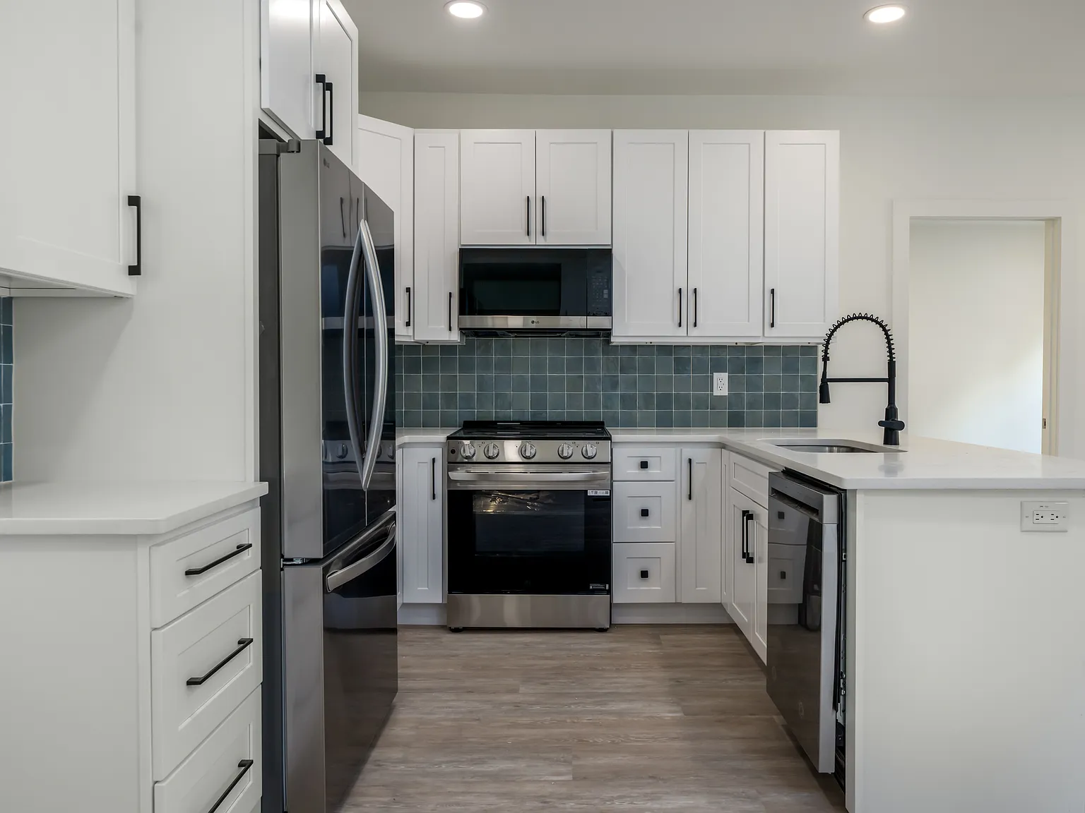3 bed, 1140 sqft, $2,195 — Photo 1