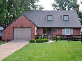528 S Crestway St, Wichita, KS 67218
