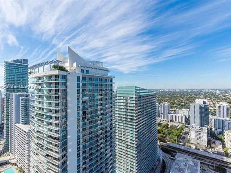 1000 Brickell Plz #CU-4104 — Photo 33