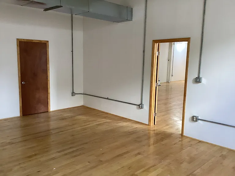 301 Henderson Ave — Photo 6