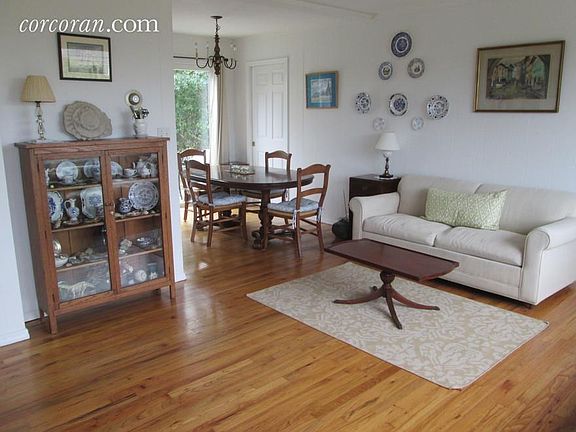 2nd image of 93 Soundview Dr