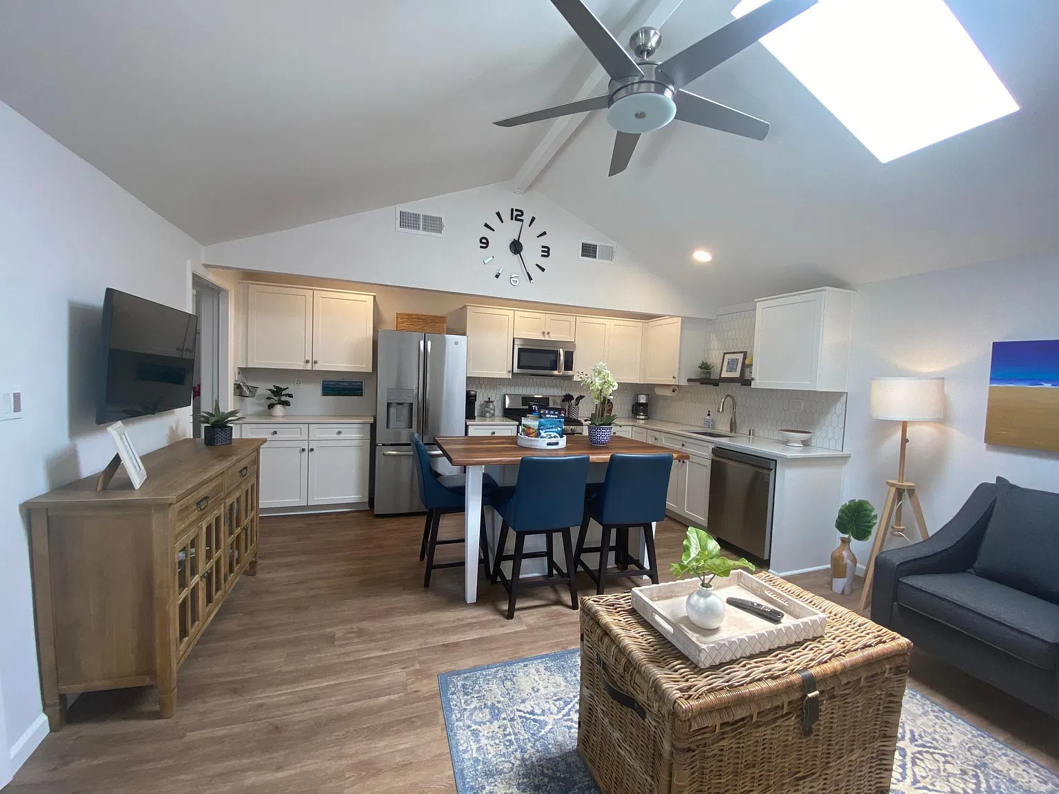 1 bed, 800 sqft, $3,200 — Photo 3