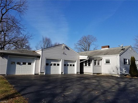 3rd image of 40741 Nold Dr