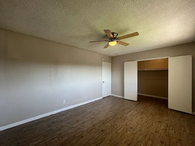 1828 W Glen Ave — Photo 24