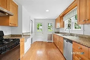 290 Soundview Ave #1 — Photo 5