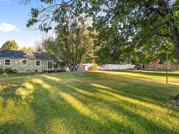 5th image of 740 Topaz Ave