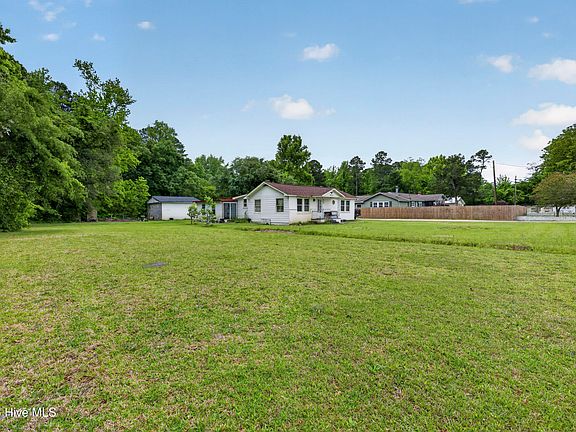 3rd image of 4632 Castle Hayne Road