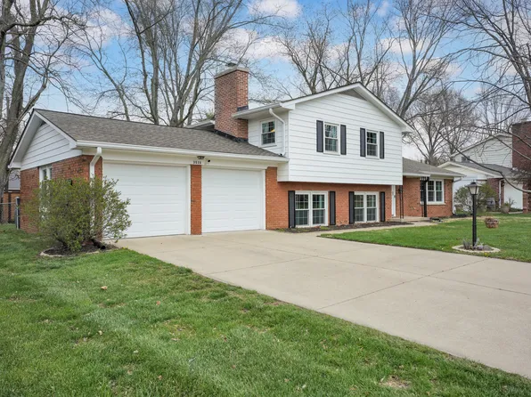 3520 Lantern Ln, Columbus, IN 47203
