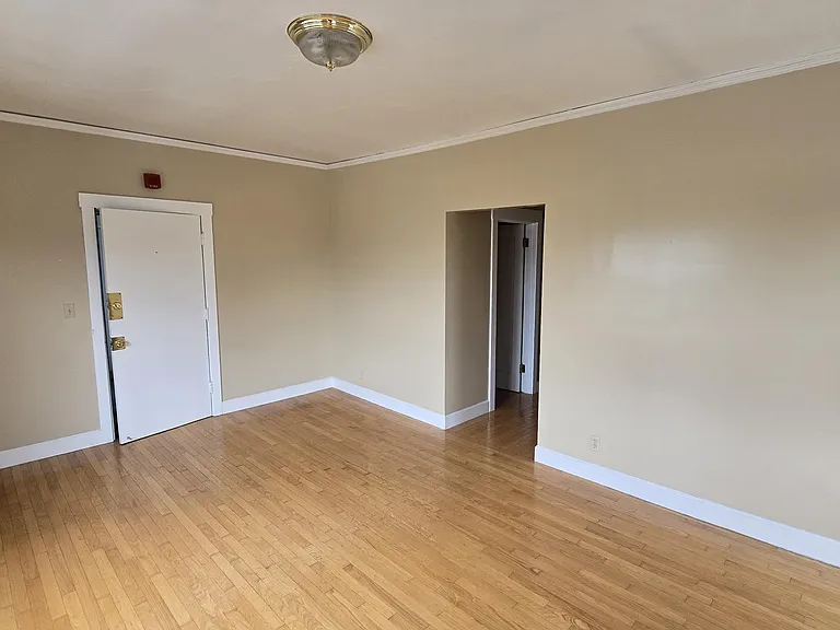 2 bed, 1.0 bath, 800 sqft, $2,450 — Photo 14