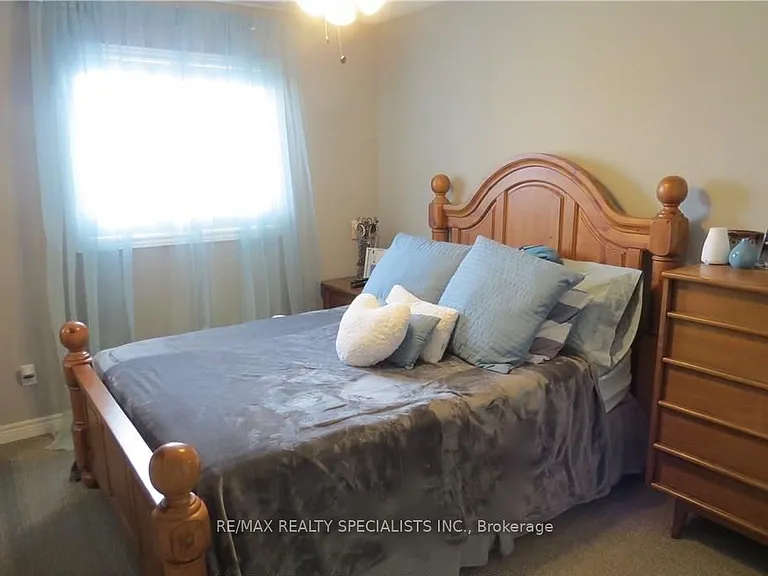 101 Roselawn Cres — Photo 14