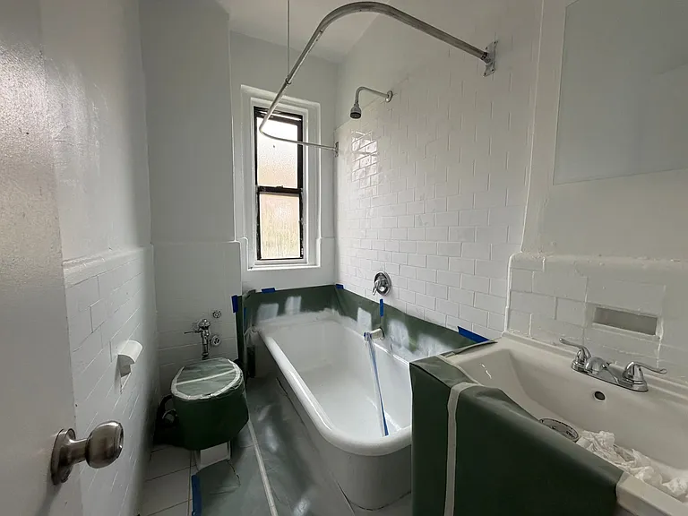 2387 Morris Ave #D1 — Photo 7