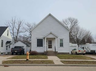 1532 Armstrong St, Marinette, WI 54143
