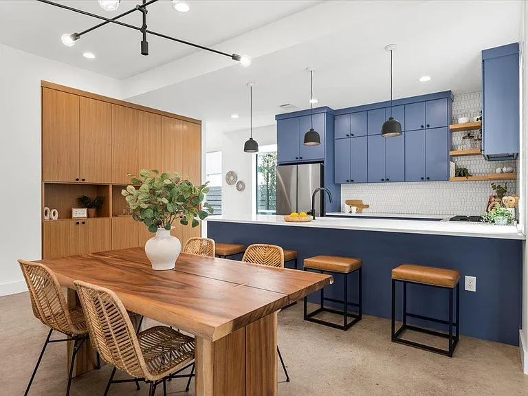 301 Woodward St #B — Photo 8