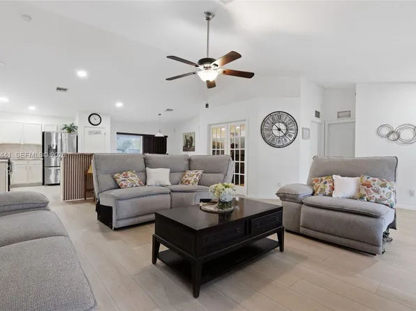 3003 25th St W, Lehigh Acres, FL 33971