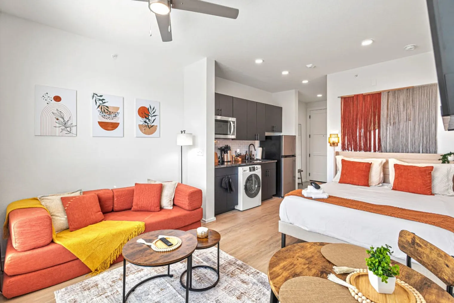 Studio, 1.0 bath, 301 sqft, $2,542 — Photo 2