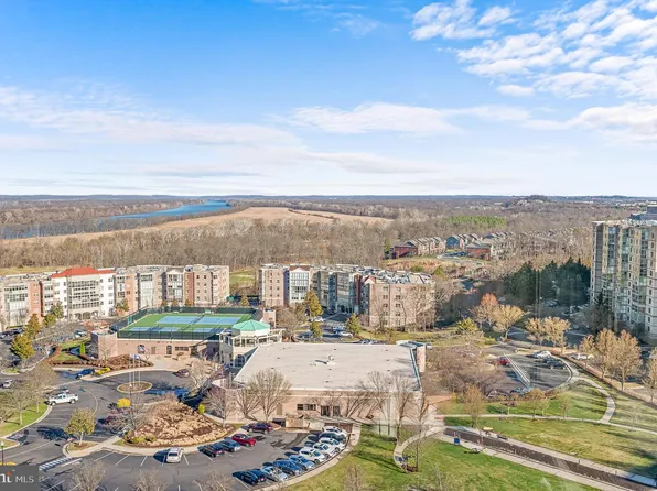 19365 Cypress Ridge Ter Unit 1115, Leesburg, VA 20176