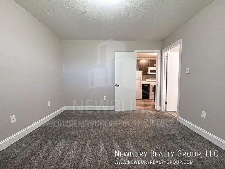36 Sunbury Est — Photo 26