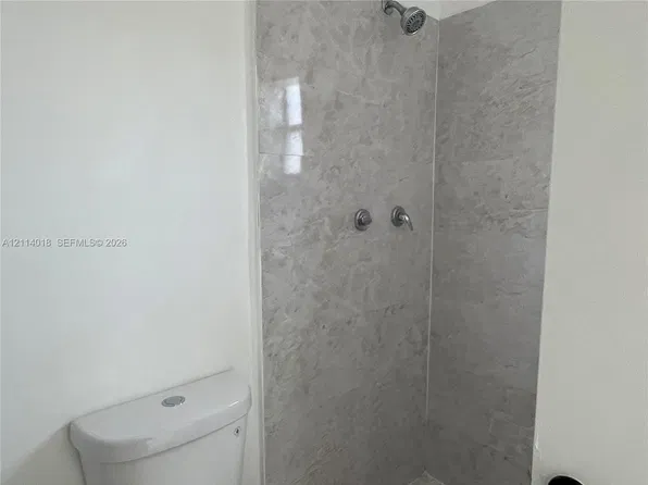 6029 Polk St APT 1B, Hollywood, FL 33024