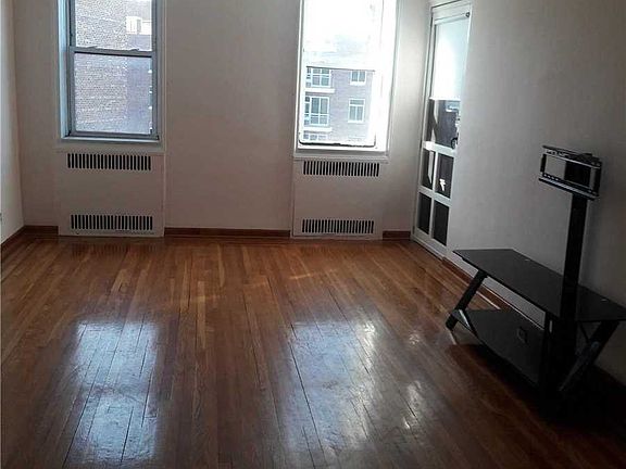 5th image of 6536 Wetherole St