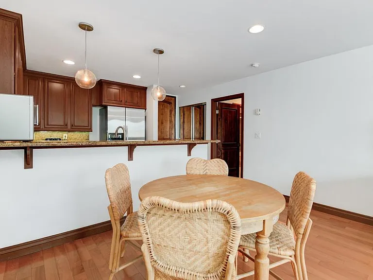 935 Genter St #212 — Photo 11