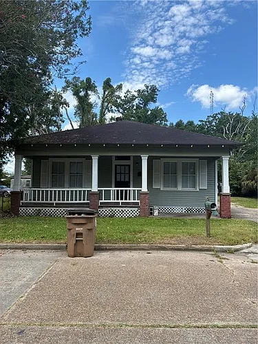 61 Alexander St Photo 1