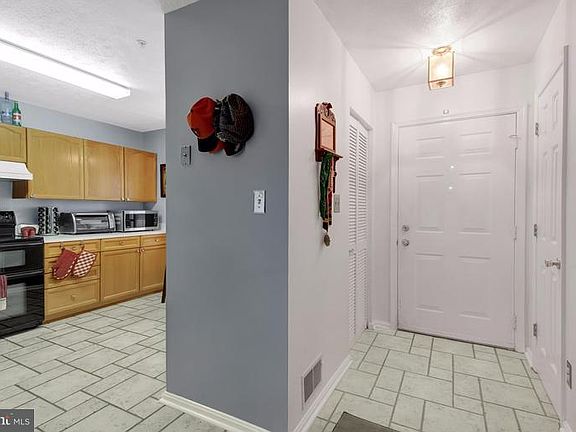 2nd image of 4426 Greenwich Ct