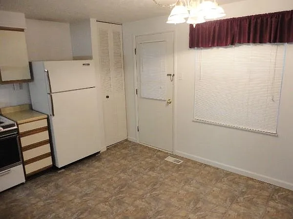 321 Laporte Ct — Photo 6