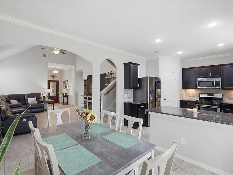 2244 Ivy Wall Dr — Photo 8