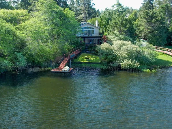 5577 S Shore Dr, Florence, OR 97439