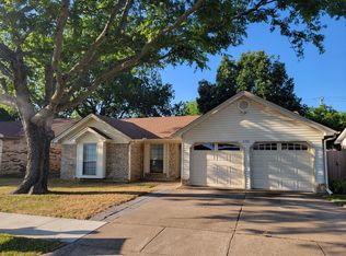 6108 Birchhill Rd, Watauga, TX 76148