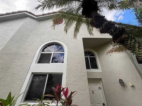 7390 Pinewalk Dr S, Pompano Beach, FL 33063