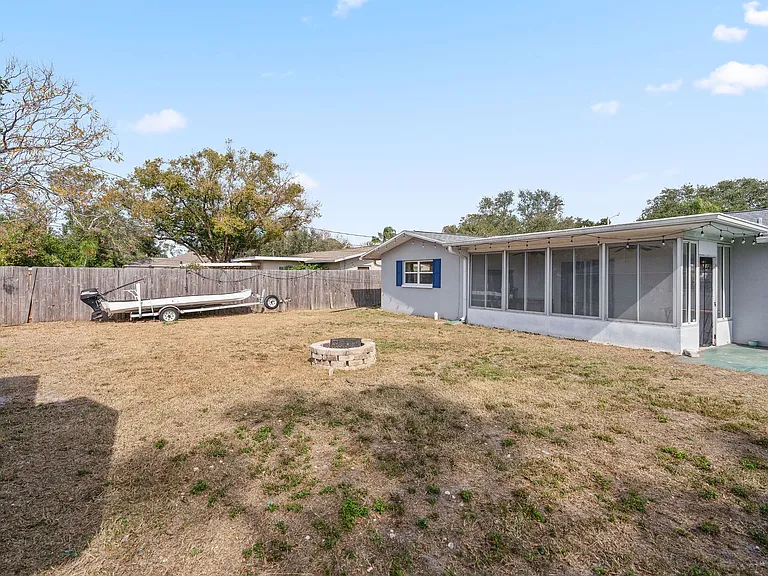 1712 Thomas Dr — Photo 19