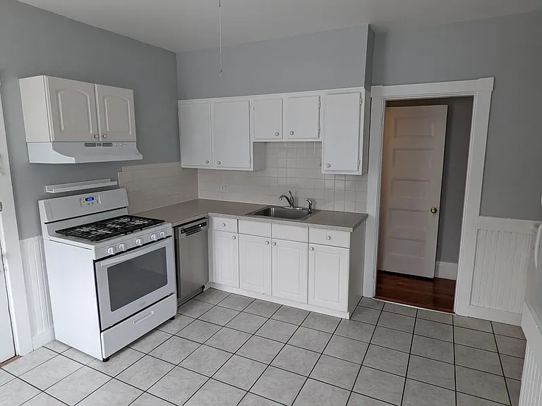310 Faneuil St — Photo 14