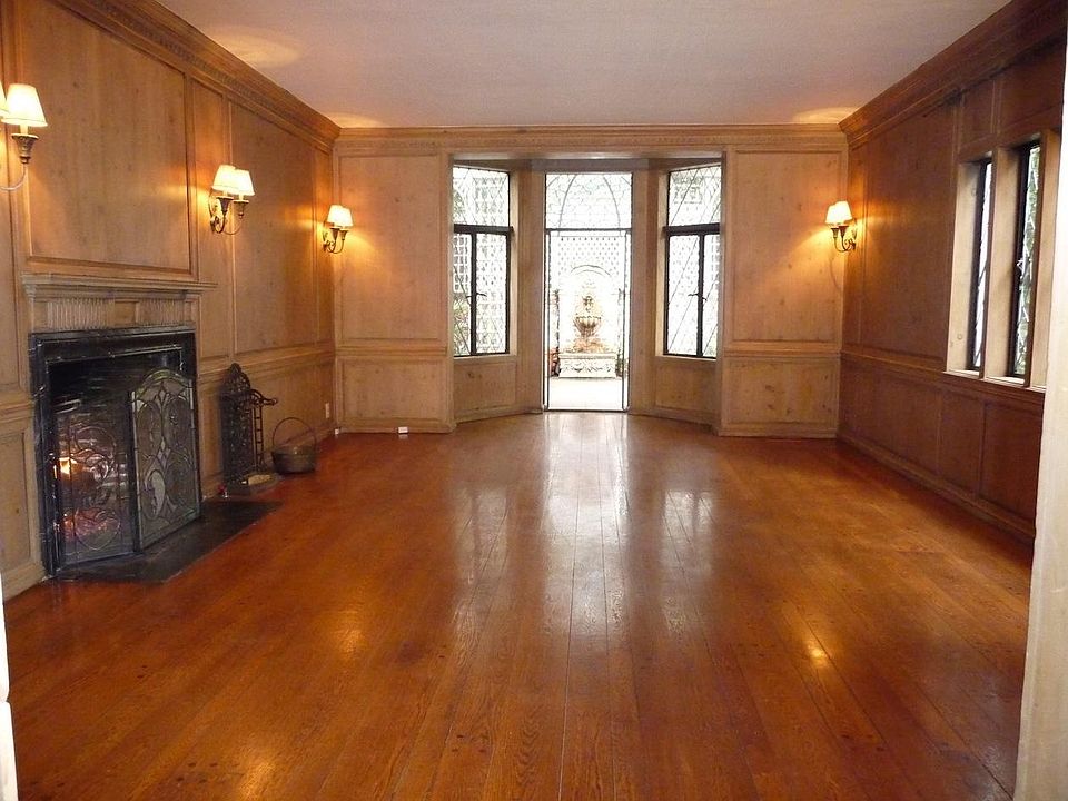 1st image of 2055 N Las Palmas Ave