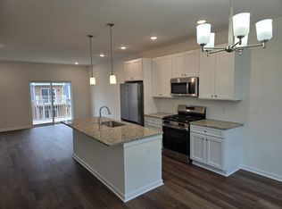 830 Huntley Ln, Troy, MI 48085