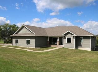 522 5th St, Welcome, MN 56181