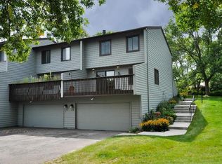 406 W Eagle Lake Dr, Maple Grove, MN 55369