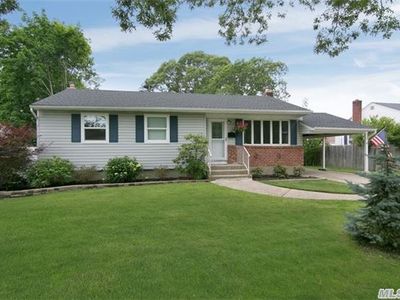 151 Wagon Ln, Centereach, NY, 11720