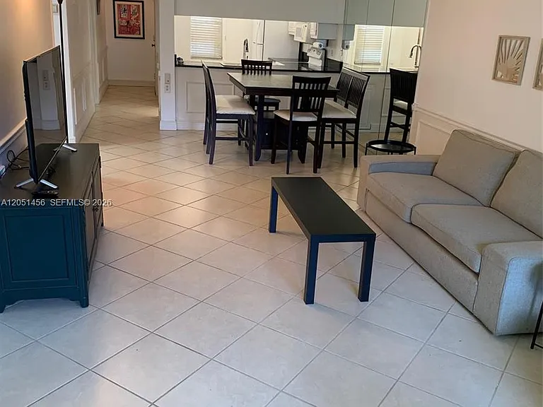 4801 Martinique Pl #H1 — Photo 5