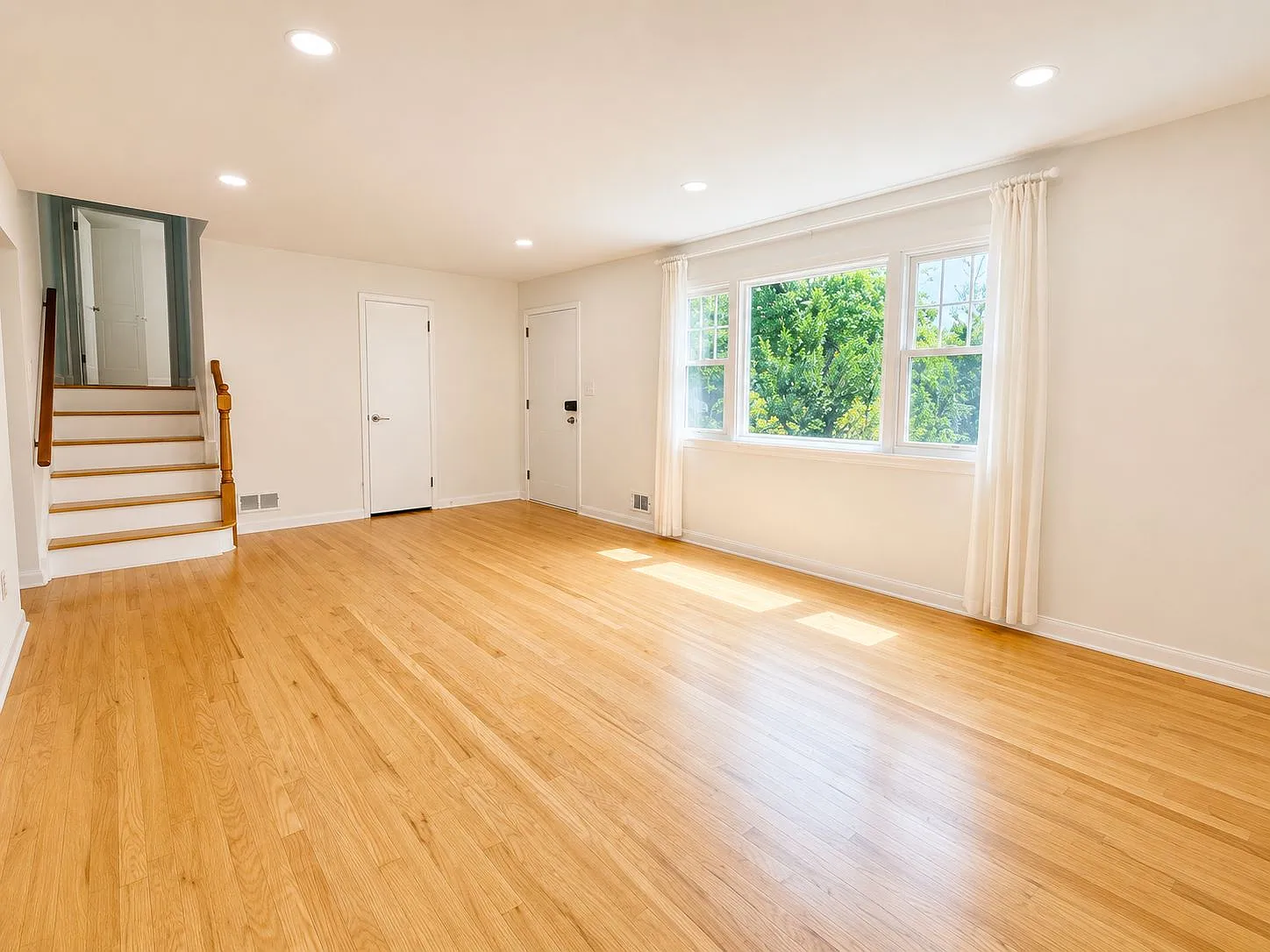 3 bed, 1423 sqft, $5,400 — Photo 3