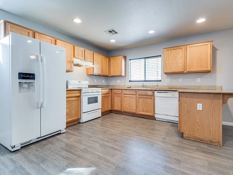 5225 Shreve Ave — Photo 11