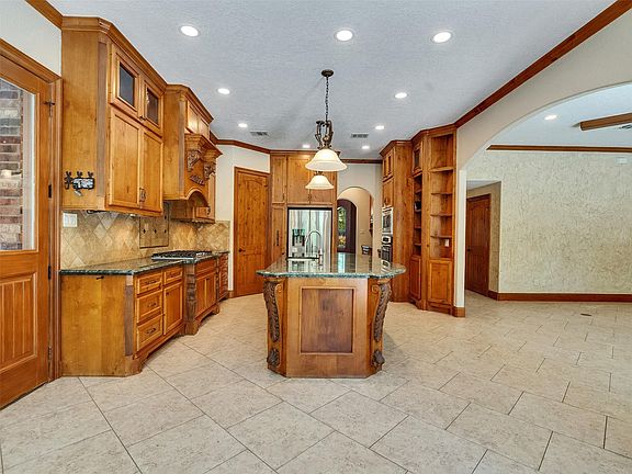 3rd image of 28503 Champions Ridge Rd
