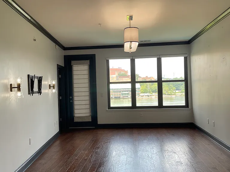 445 W Blount Ave #314 — Photo 4