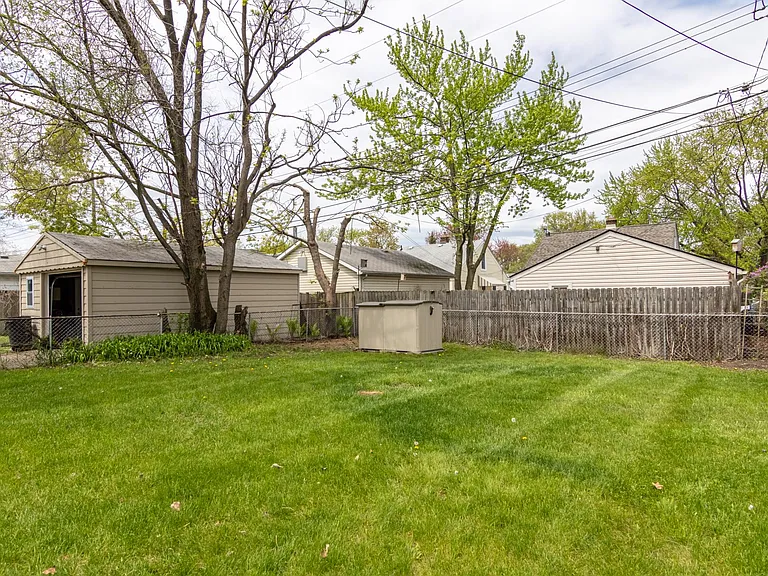 2073 Garfield St — Photo 18