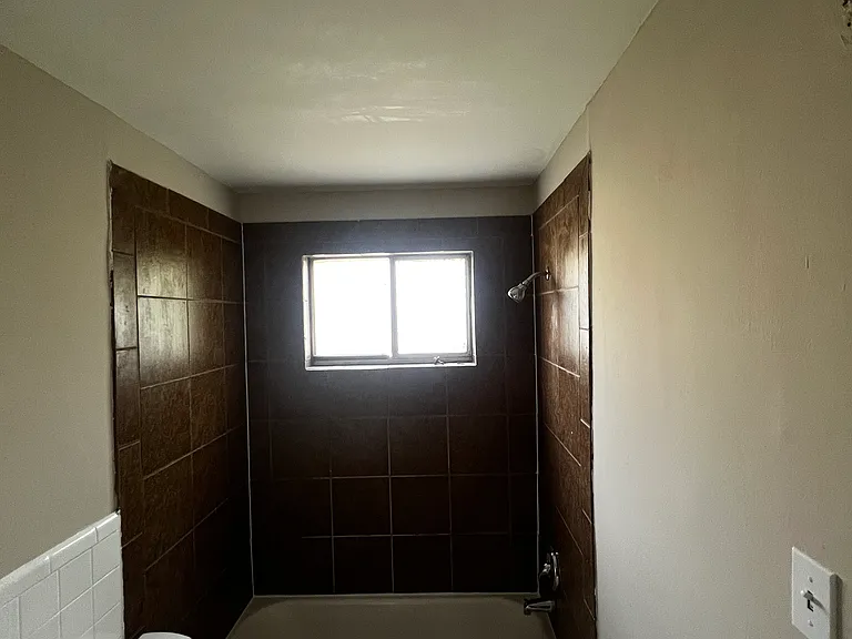 930 Forrest Ave #2 — Photo 7