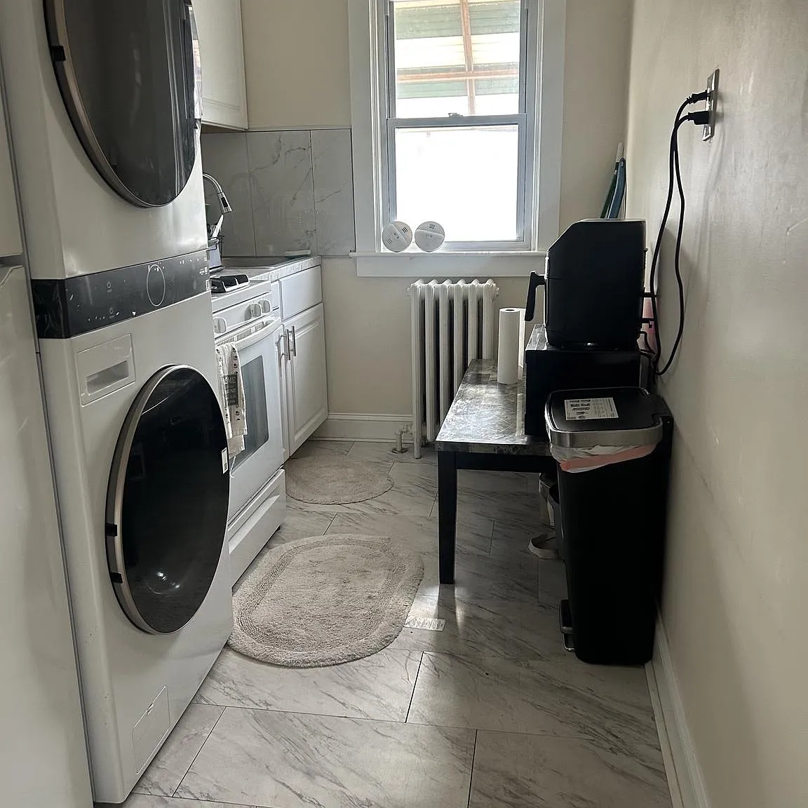 2 bed, 1.0 bath, 1000 sqft, $1,250 — Photo 2
