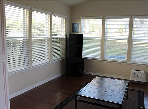4th image of 2028 Waverly Ct